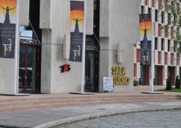 Teatrul National Bucuresti, motoare usi batante, usi automate