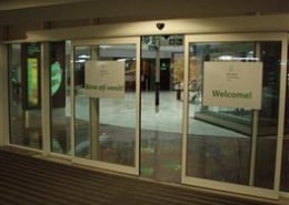 Usi automate Baneasa Shopping City