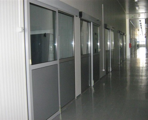 Centrul Agro Transilvania, usi automate montate la Agro Transilvania