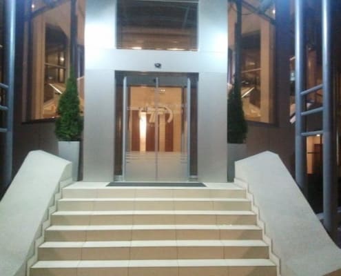 Usi automate Hotel Univers Cluj Napoca