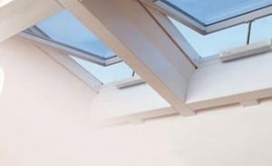 Sistem de ventilatie si desfumare asigurat prin automatizarea ferestrelor.