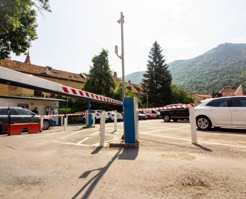 Parcare cu bariera Biserica Neagra Brasov