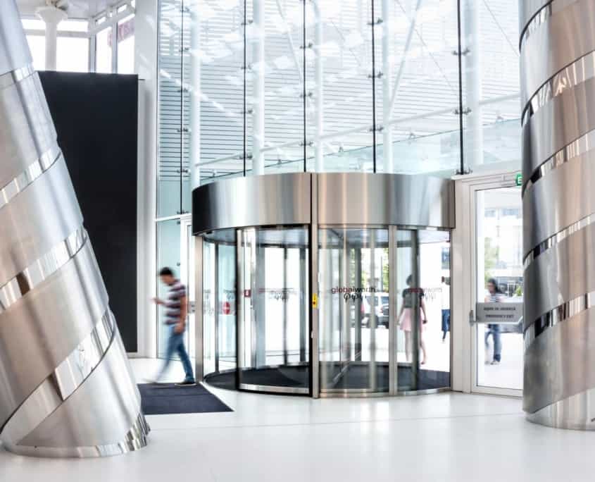Bucharest One, usi rotaive, mentenanță uși rotative automate