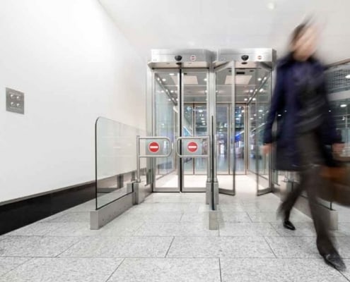 FlipFlow, usi securizate, usi acces controlat, usi control acces, Record Romania, usi automate aeroporturi