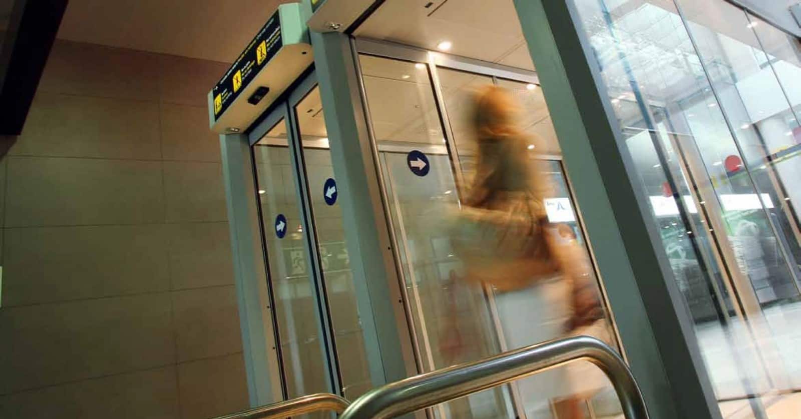FlipFlow, usi securizate, usi acces controlat, usi control acces, Record Romania, usi automate aeroporturi