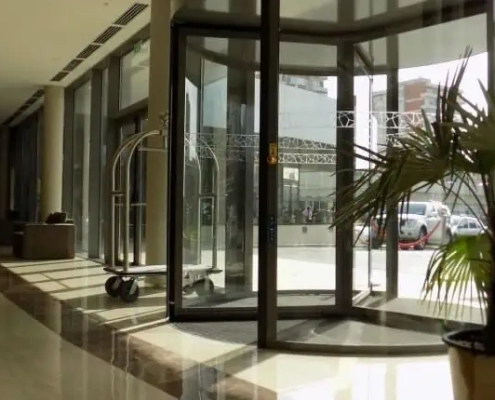Usi rotative hoteluri, usi rotative automate, usi automate hoteluri , ramada plaza craiova