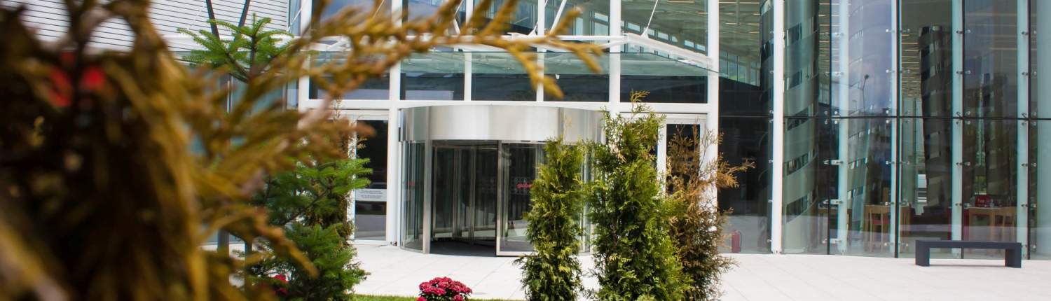 Bucharest One, Usi Automate Blasi, usi rotative automate