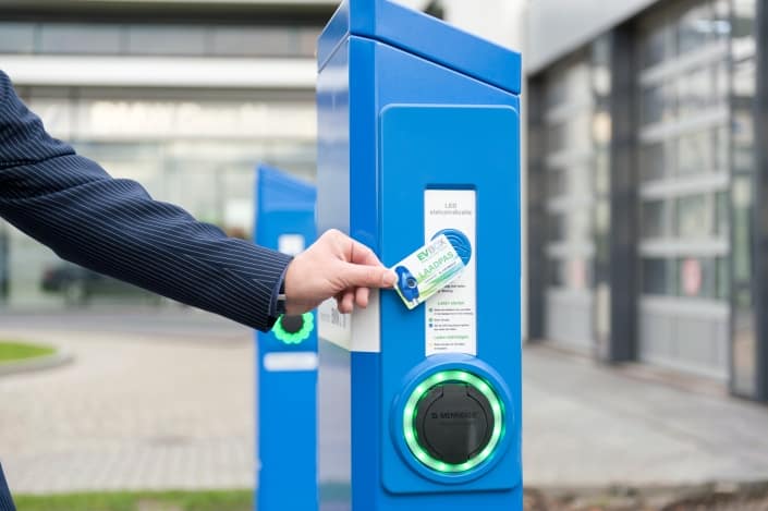 Ev-box, solutii incarcare automobile electrice, statii incarcare electrice, masini electrice