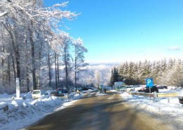 Parcare la baza pârtiei din stațiunea Straja