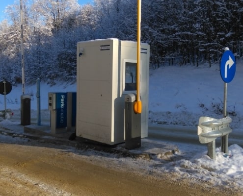 Parcare la baza pârtiei din stațiunea Straja
