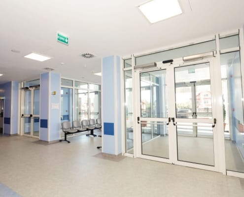 usi automate batante spital mioveni, usi batante automate, usi spital
