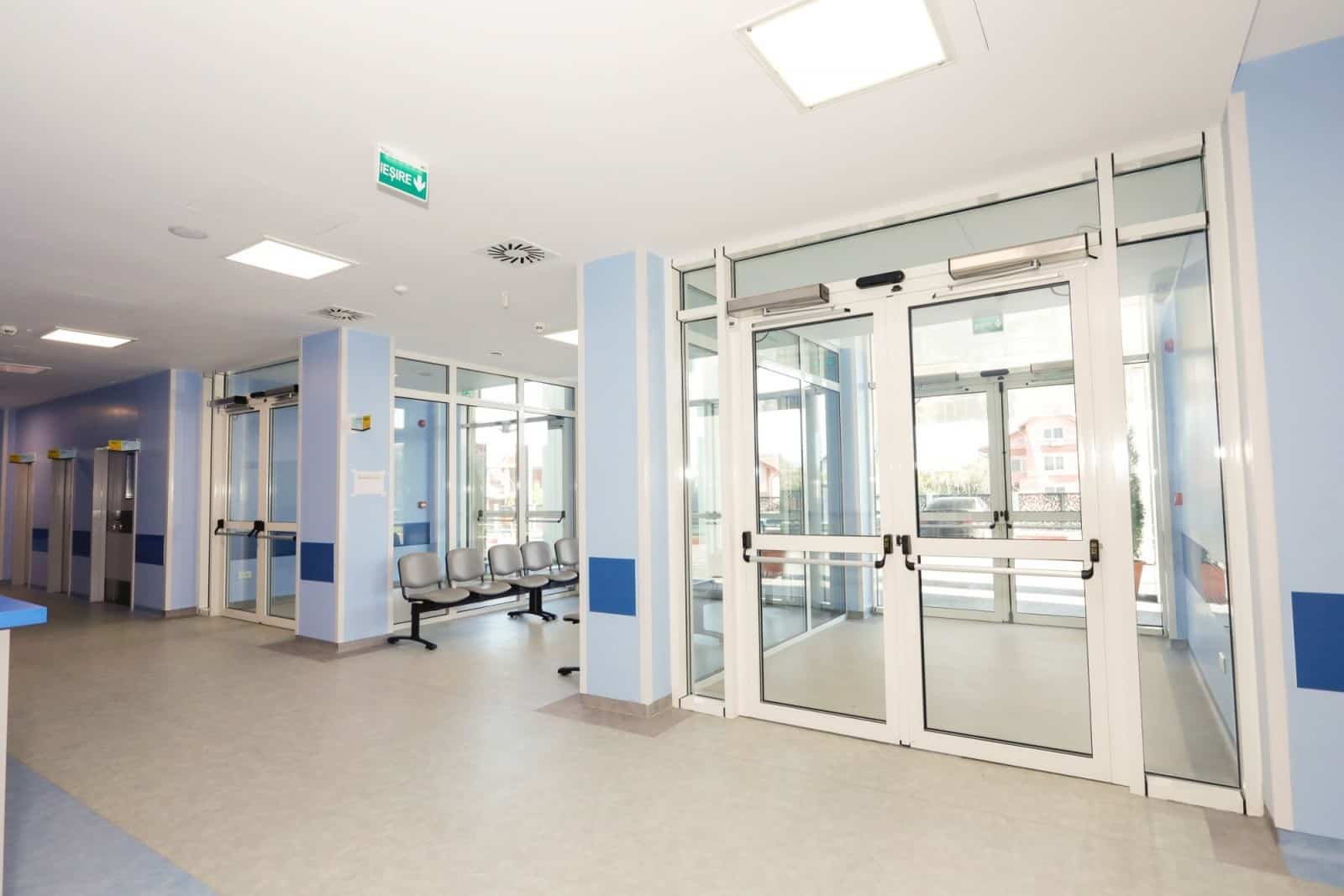 usi automate batante spital mioveni, usi batante automate, usi spital