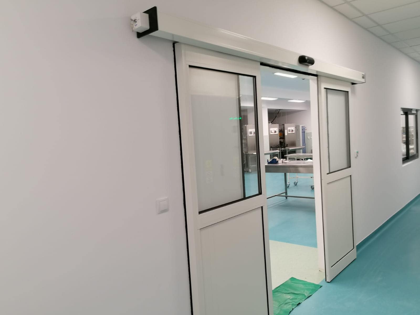 Usi spital, usi UPU Oradea, usi automate, uși culisante