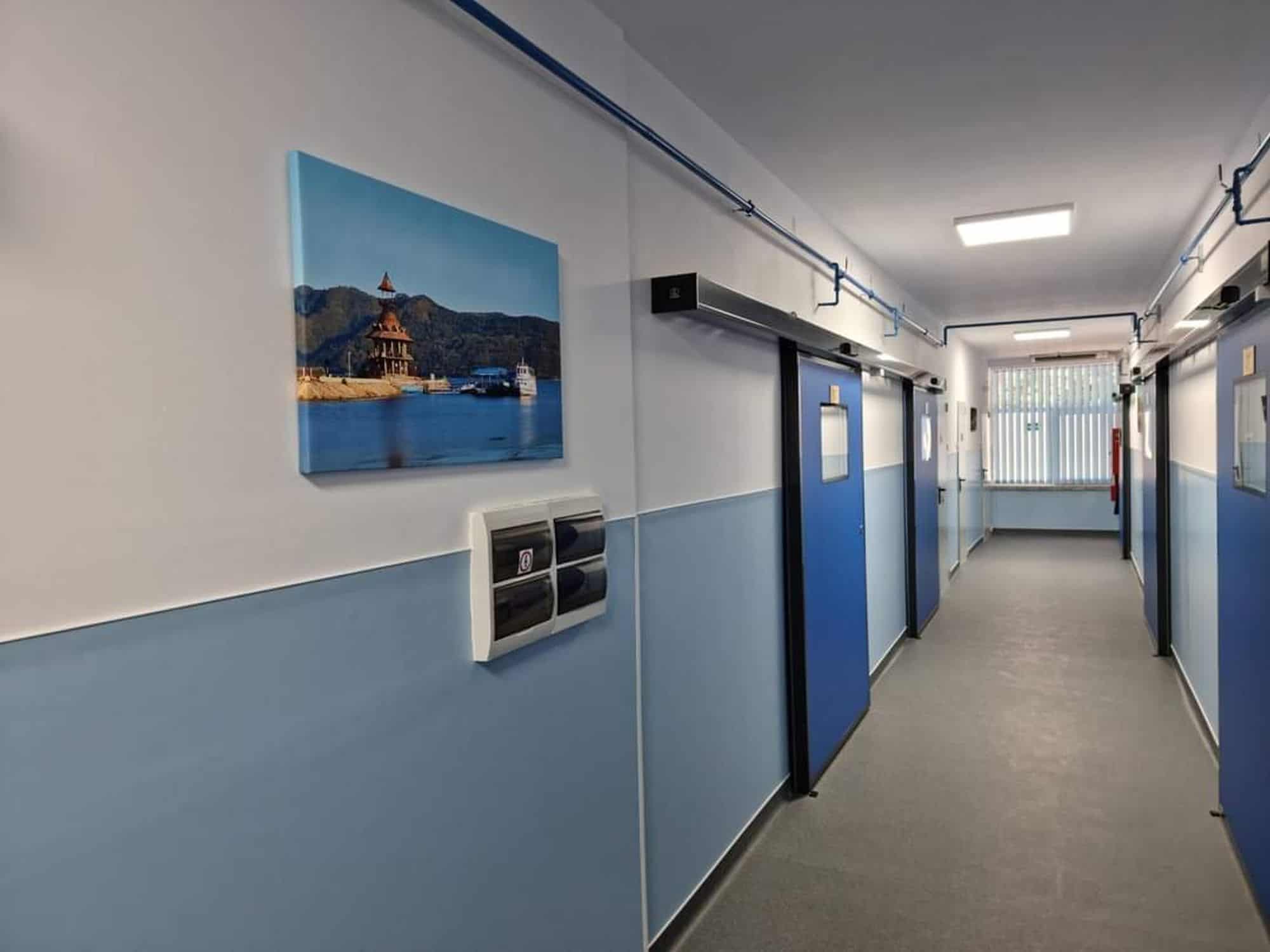 Acces sigur si curat in sectia modernizata de medicina interna a Spitalului Municipal Orsova cu usi Tormed de la KADRA 6