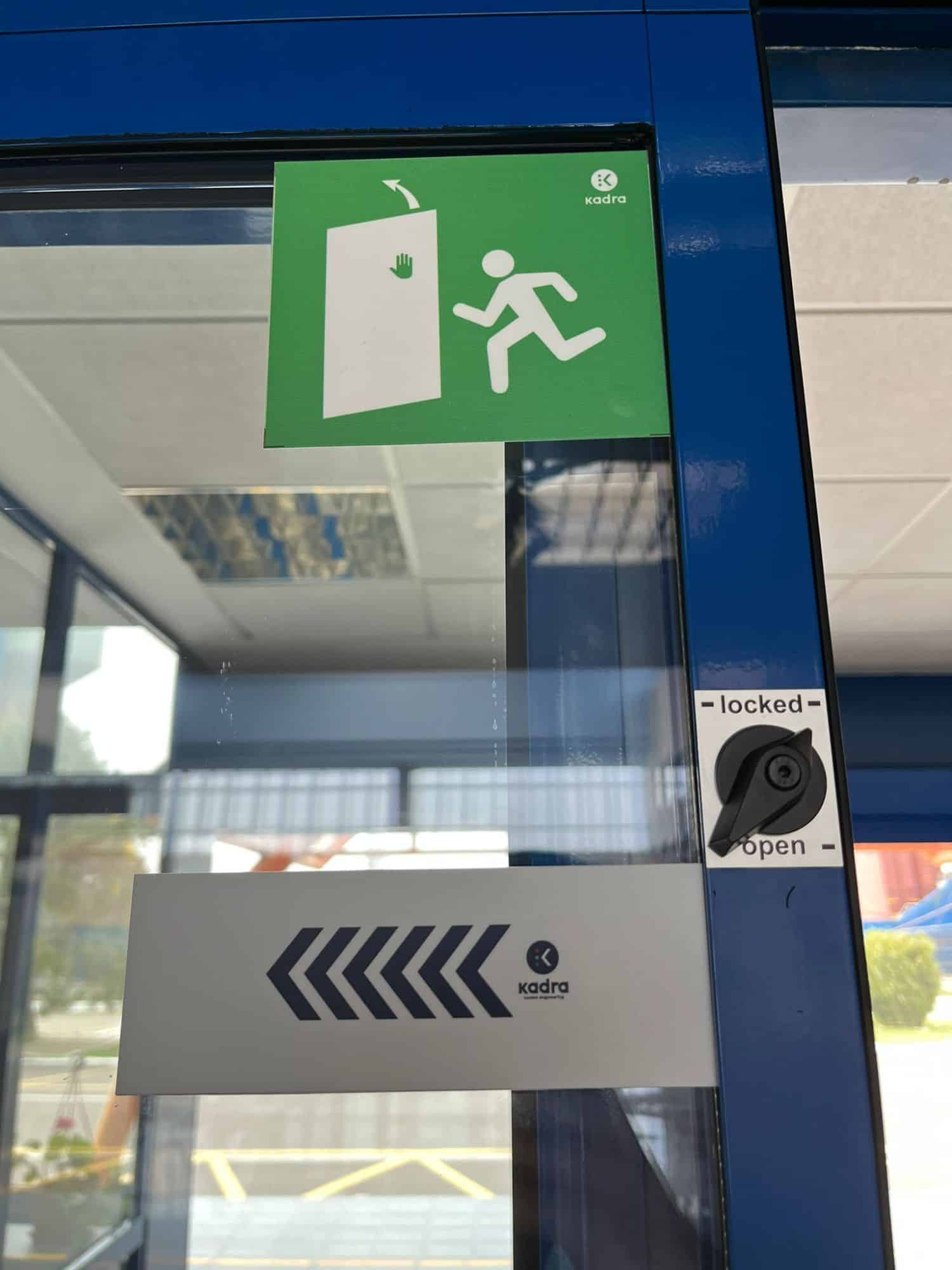 Modernizare Portul Constanta Usi culisante automate cu breakout pentru modernizarea terminalului de pasageri din portul Constanta Usi culisante automate Kadra 5