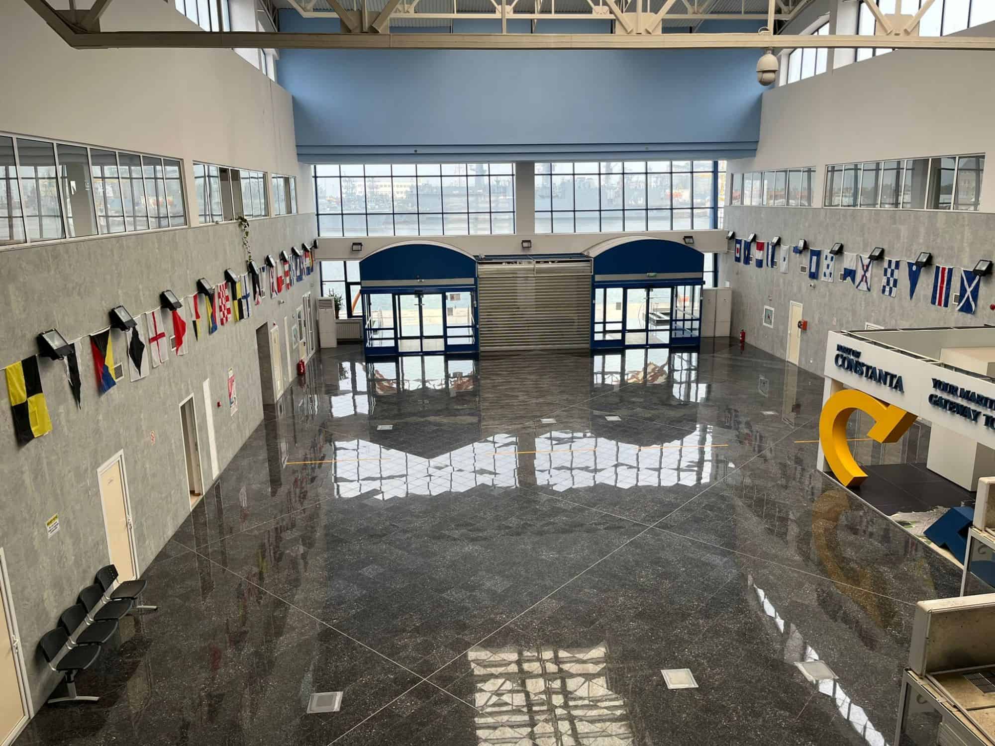 Modernizare Portul Constanta Usi culisante automate cu breakout pentru modernizarea terminalului de pasageri din portul Constanta Usi culisante automate Kadra 6