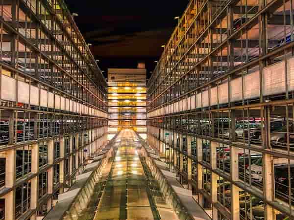 1 smart parking - masini parcate in parcari supraetajate