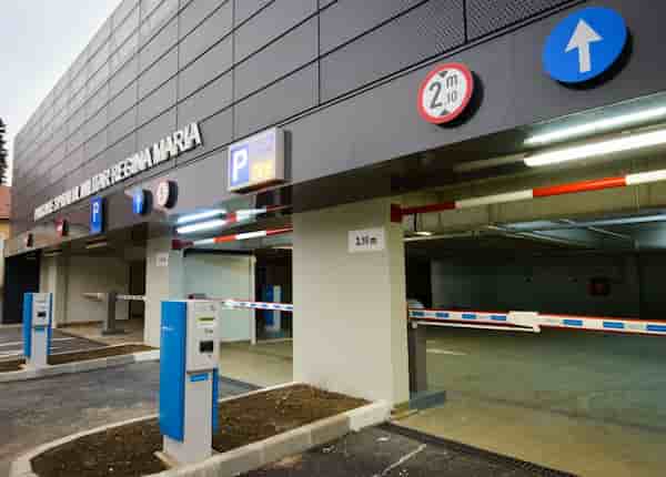 3 smart parking - sistem automat de parcare la un spital
