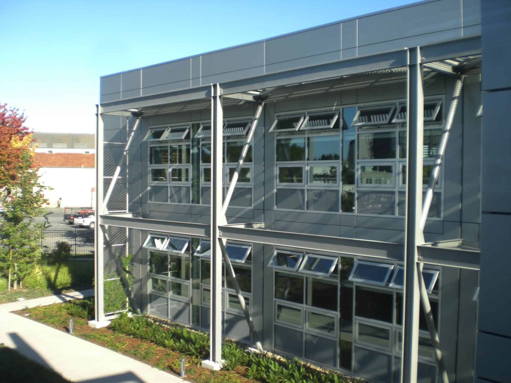 UCS California motor desfumare ferestre automate